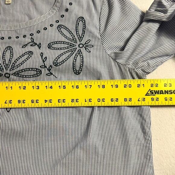 Talbots Blouse Womens Petite M Embroidered White Blue Striped 3/4 Sleeve - Picture 7 of 7